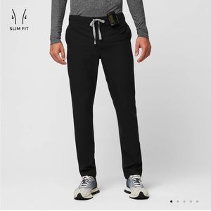 Figs Men’s Slim Pisco™ Basic Scrub Pants in Black: Size Medium